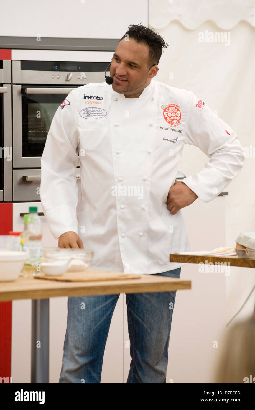Celebrity Chef Michael Caines MBE sprechen auf der Bühne Exeter Festival von South West Food & trinken Stockfoto