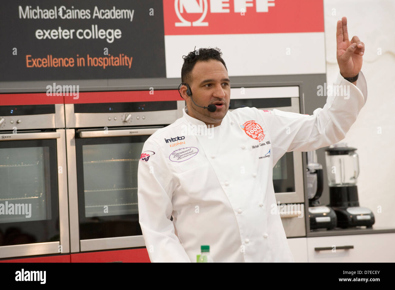 Celebrity Chef Michael Caines MBE sprechen auf der Bühne Exeter Festival von South West Food & trinken Stockfoto
