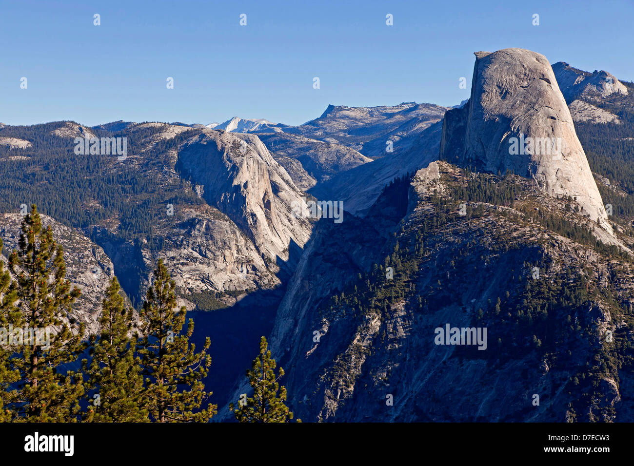 Yosemite Valley mit Half Dome im Yosemite-Nationalpark, Kalifornien, Vereinigte Staaten von Amerika, USA Stockfoto