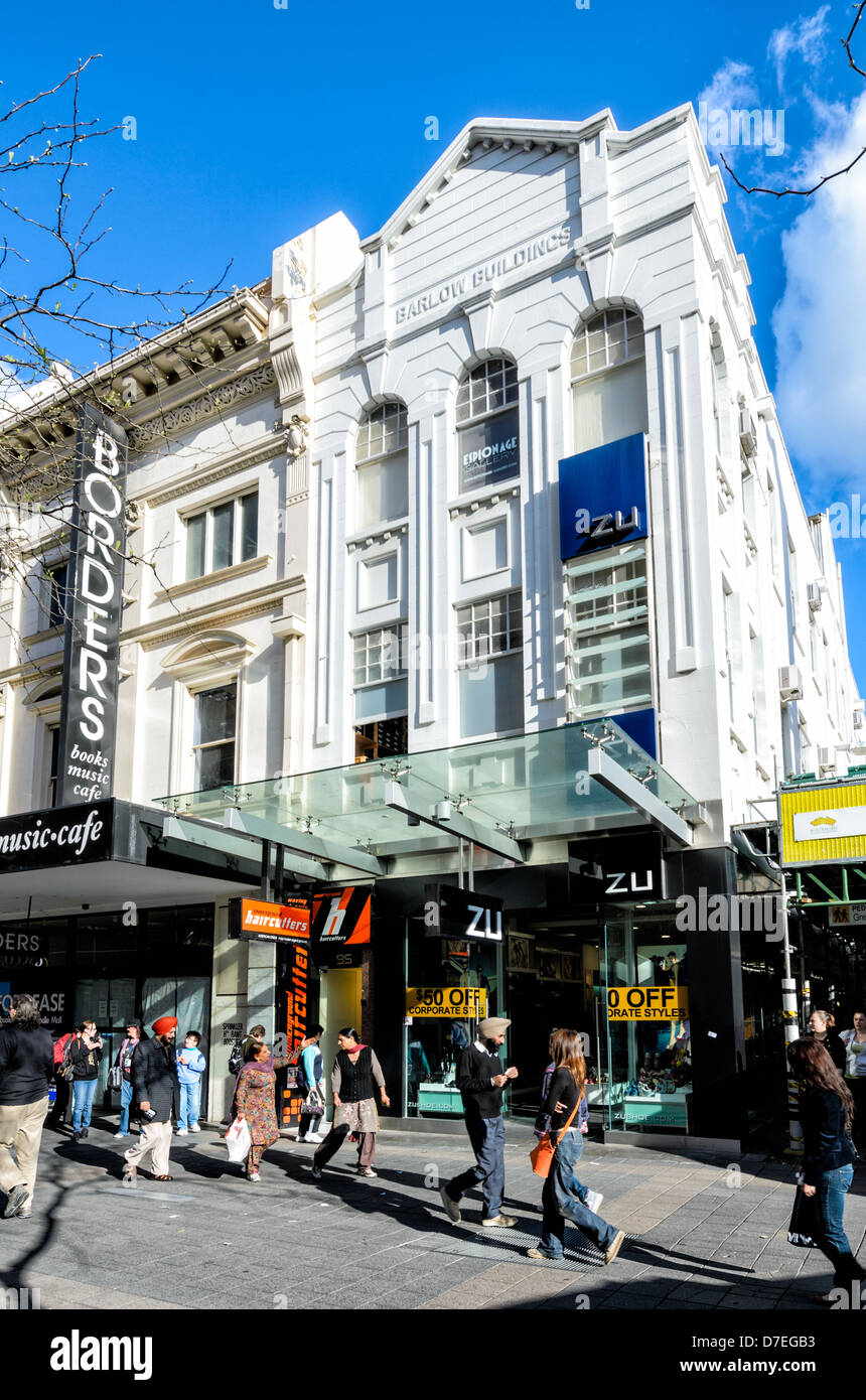 Großen verkehrsberuhigten Einkaufsstraße in eines der wichtigsten Städte von Australien: Rundle Mall, Adelaide. Australier einkaufen; Stockfoto