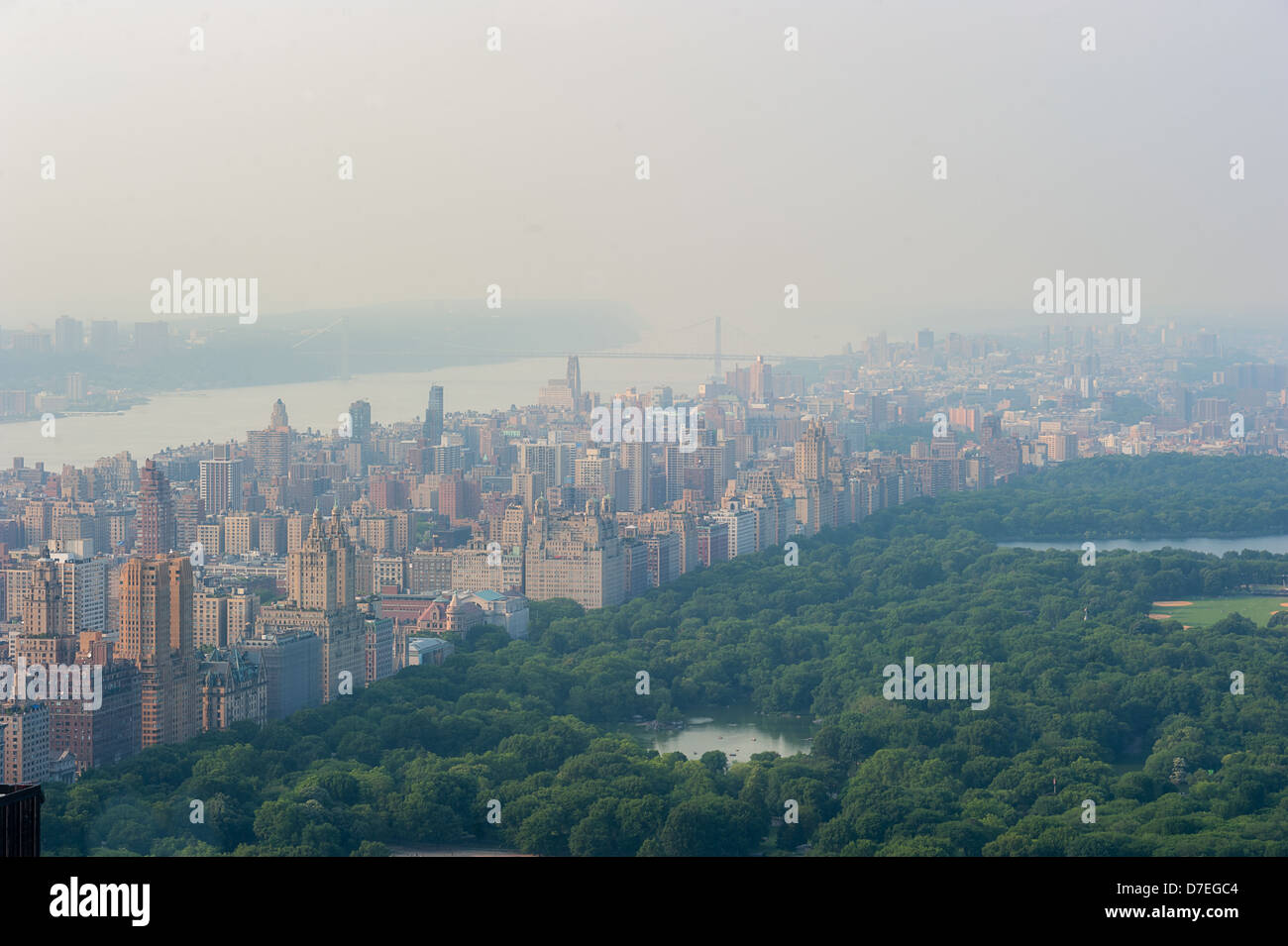 Einen erhöhten Blick Central Park in New York City. Stockfoto