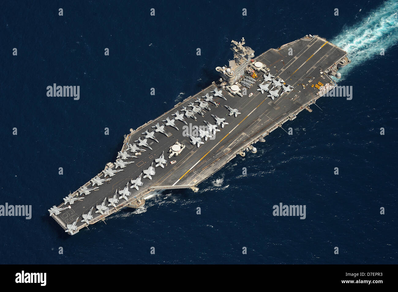 USS Dwight D. Eisenhower im Gange. Stockfoto