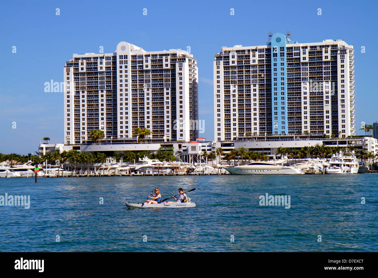 Miami Beach Florida, Biscayne Bay, Hochhaus Wolkenkratzer Gebäude Gebäude Eigentumswohnung Wohnapartments Gehäuse, Skyline der Stadt Stockfoto