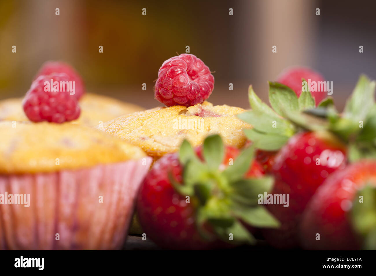 Bunte Nahaufnahme des einige leckere Obst-Muffins mit unscharfen Vordergrund Stockfoto