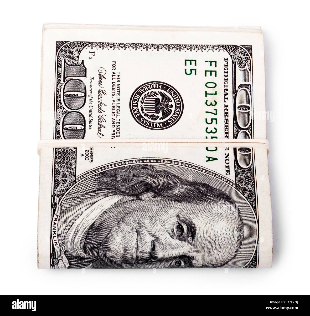 Eine Reihe von 100 US-Dollar Geld Noten gefaltet und mit einem einfachen Gummiband zusammengehalten. Isoliert auf weißem Hintergrund. Stockfoto Eine Reihe von 100 US-Dollar Geld Noten gefaltet und mit einem einfachen Gummiband zusammengehalten. Isoliert auf weißem Hintergrund. Stockfoto