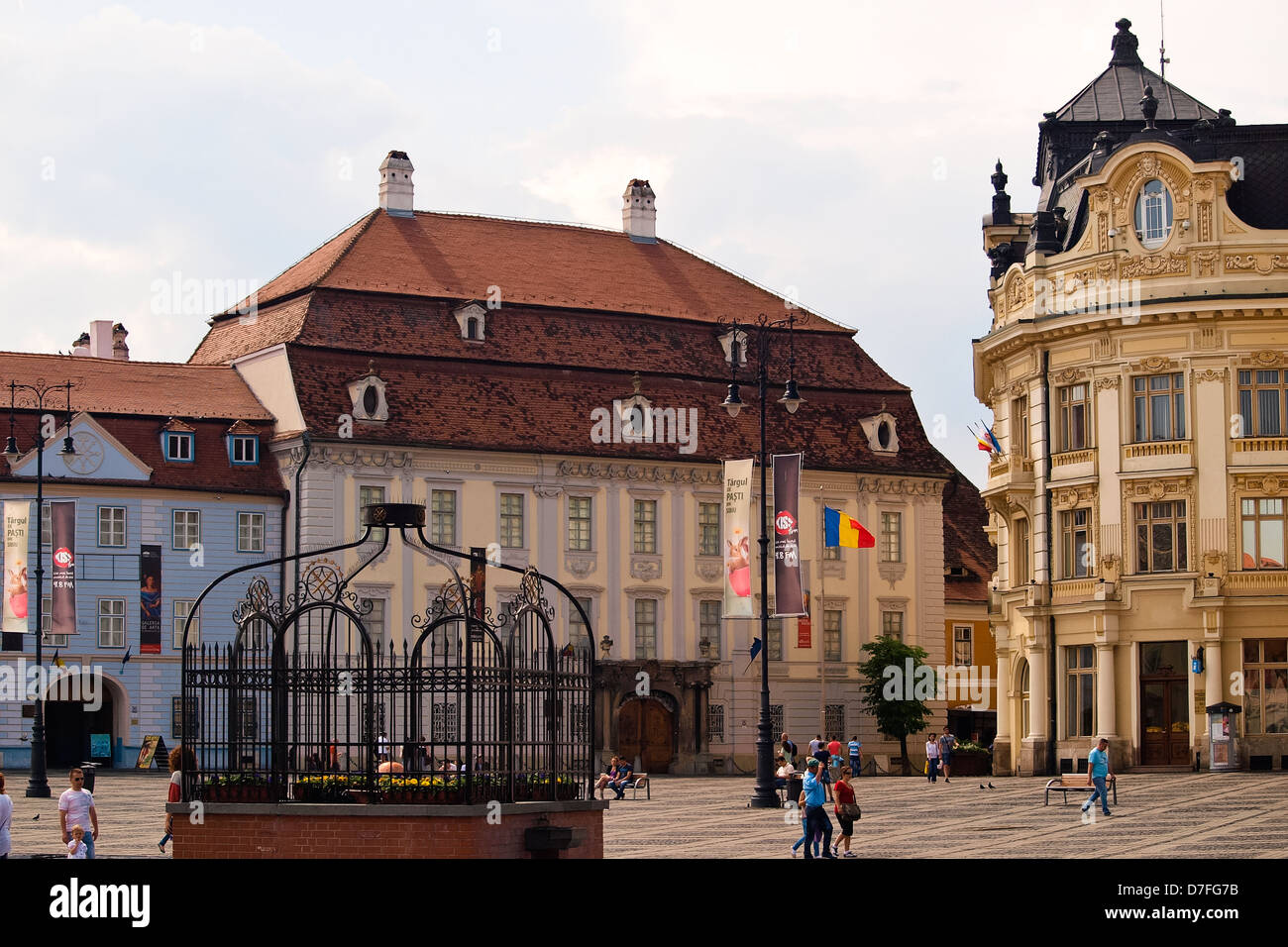 Grand Square von Sibiu, das Brukenthal National Museum. Stockfoto