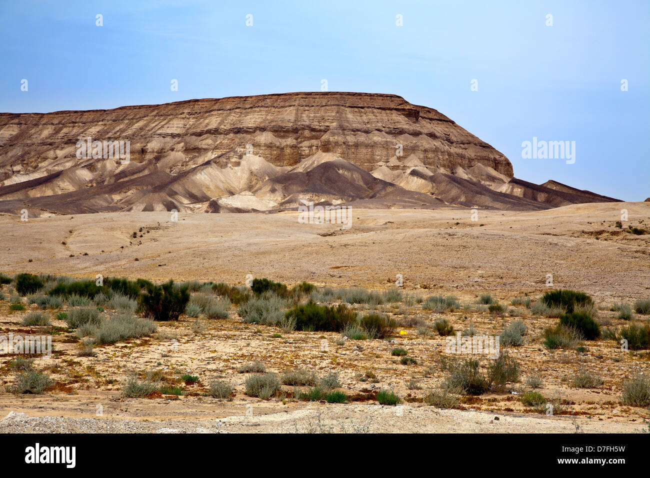 Einen Berg in Judäa Wüste in Israel an einem klaren sonnigen Tag. Stockfoto