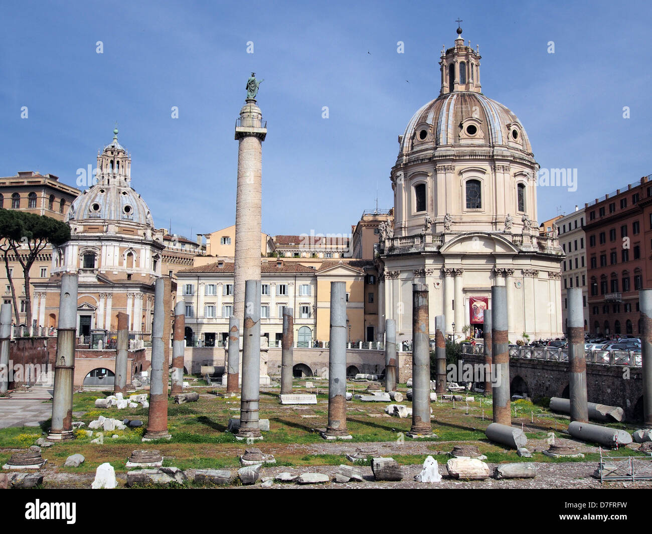 Roma Chiesa di Santa Maria di Loreto E Colonna Traiana Italien von Andrea quercioli Stockfoto