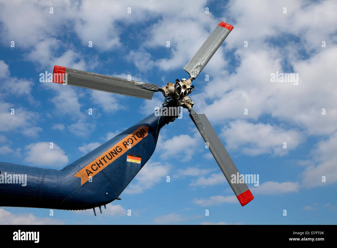 Informationen über eine Aeroflot Mil Mi-16PL, einen sowjetischen Angriff Hubschrauber, Stockfoto