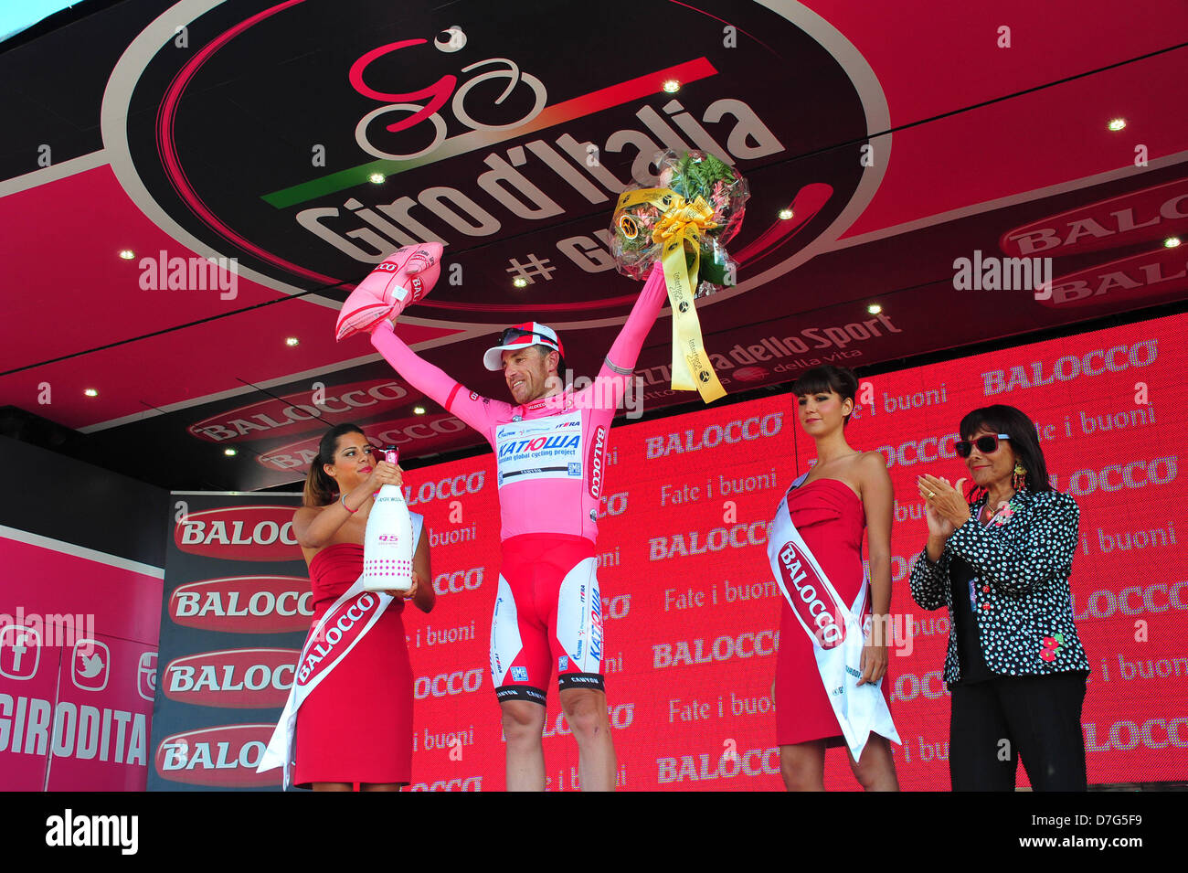 Marina di Ascea, Italien. 6. Mai 2013. Luca Paolini im Rosa Trikot nach der 3. Etappe des Giro d ' Italia von Sorrento, Marina di Ascea. Bildnachweis: Action Plus Sport Bilder/Alamy Live News Stockfoto