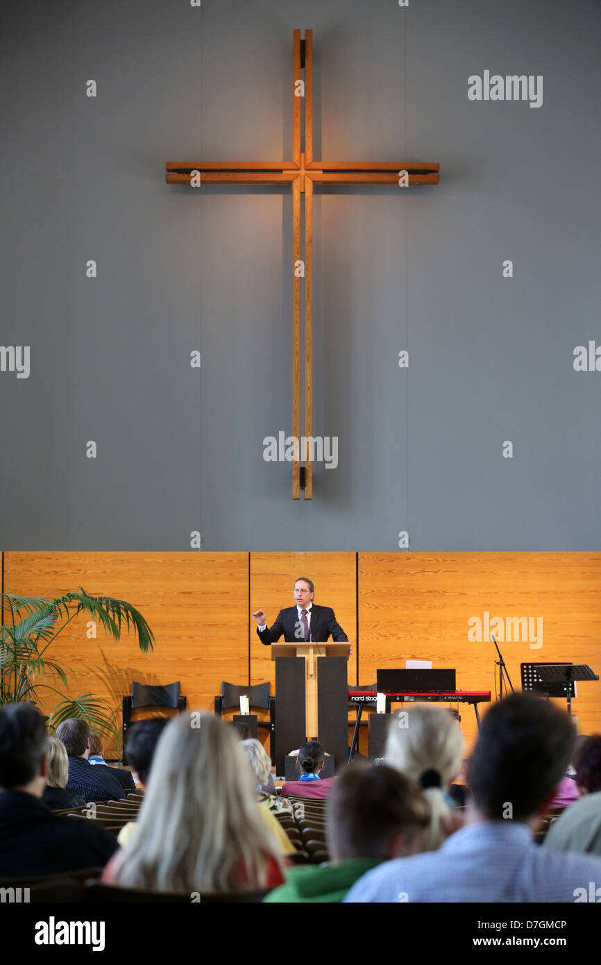 Sabbat-Service von den Siebenten-Tags-Adventisten in ihrer Kirche in Hamburg, Deutschland Stockfoto
