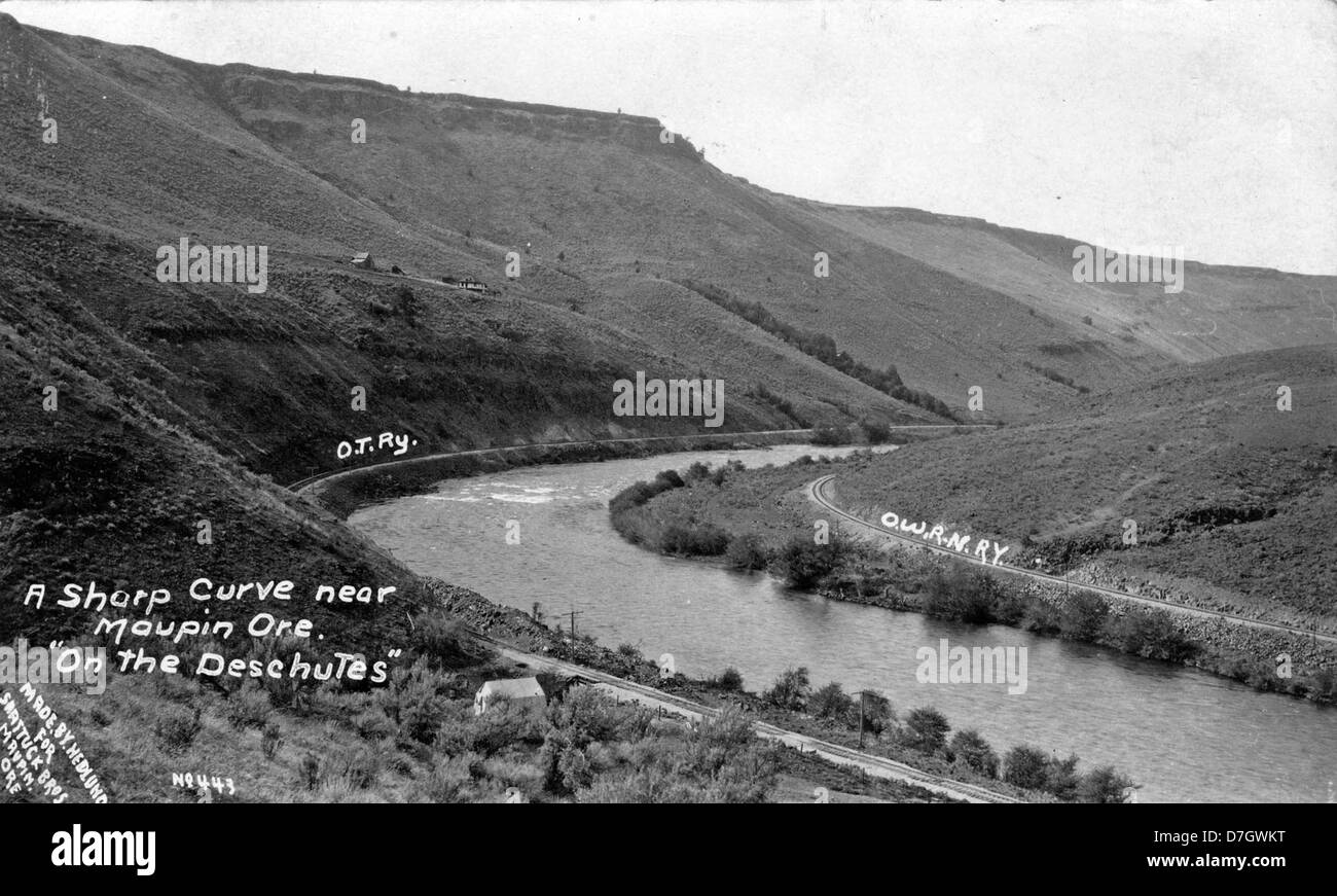 Scharfe Kurve in der Nähe von Maupin, Oregon, auf dem Deschutes River Stockfoto