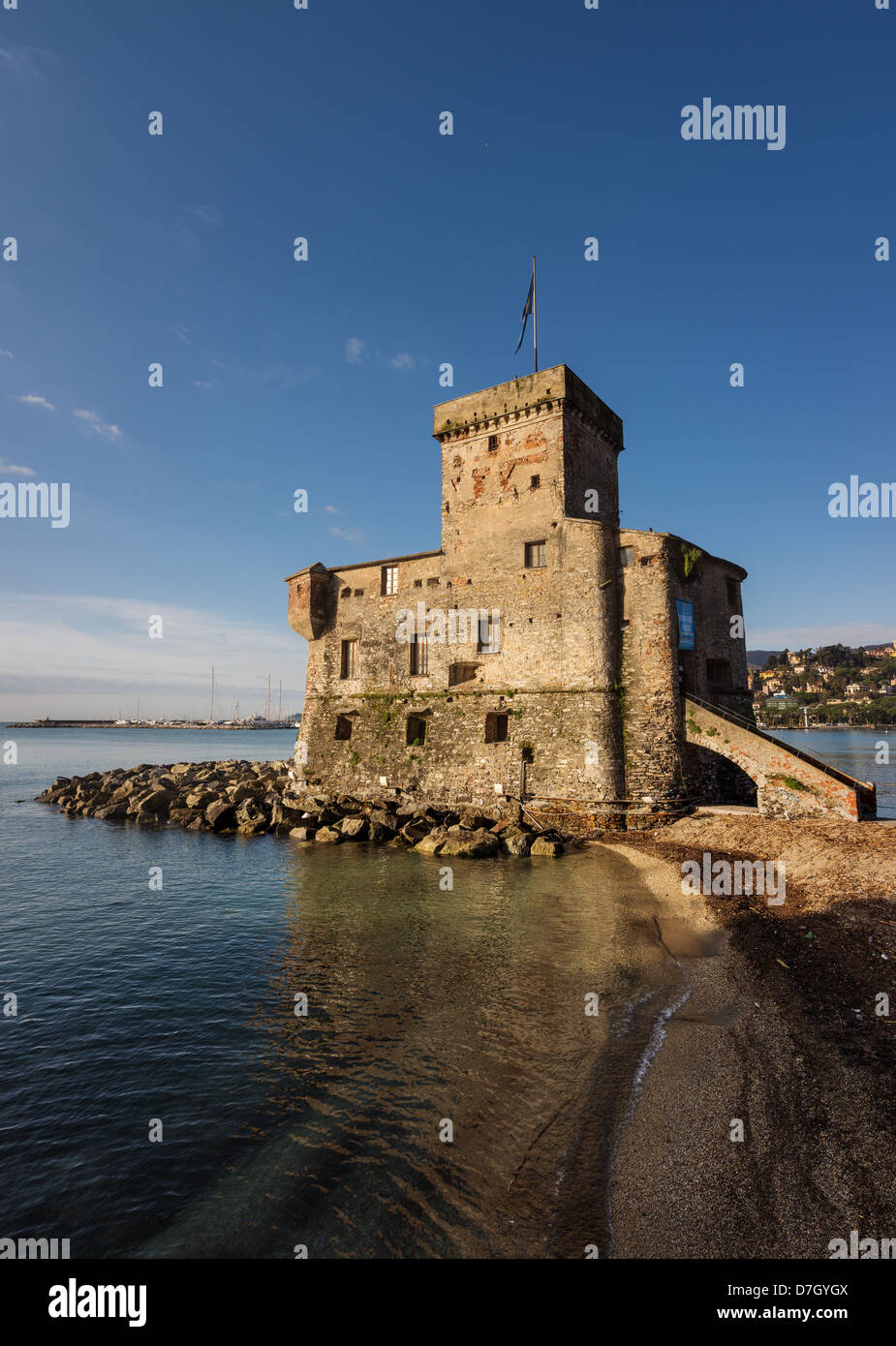 Kleine Festung in Rapallo ist Kurort in den Golf von Tigullio, der Provinz von Genua, Ligurien, Italien Stockfoto