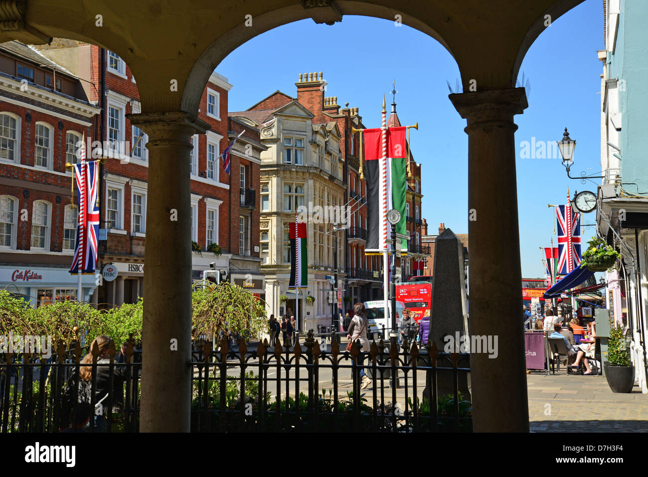 Blick auf die High Street von der Guildhall, High Street, Windsor, Berkshire, England, Vereinigtes Königreich Stockfoto