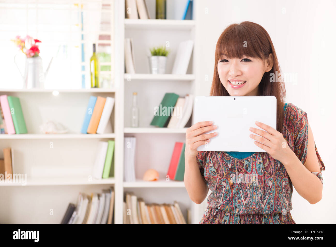 malaysische Modell ein Online-Pad Leute Person Portrait rack ziemlich Erfrischung Stockfoto