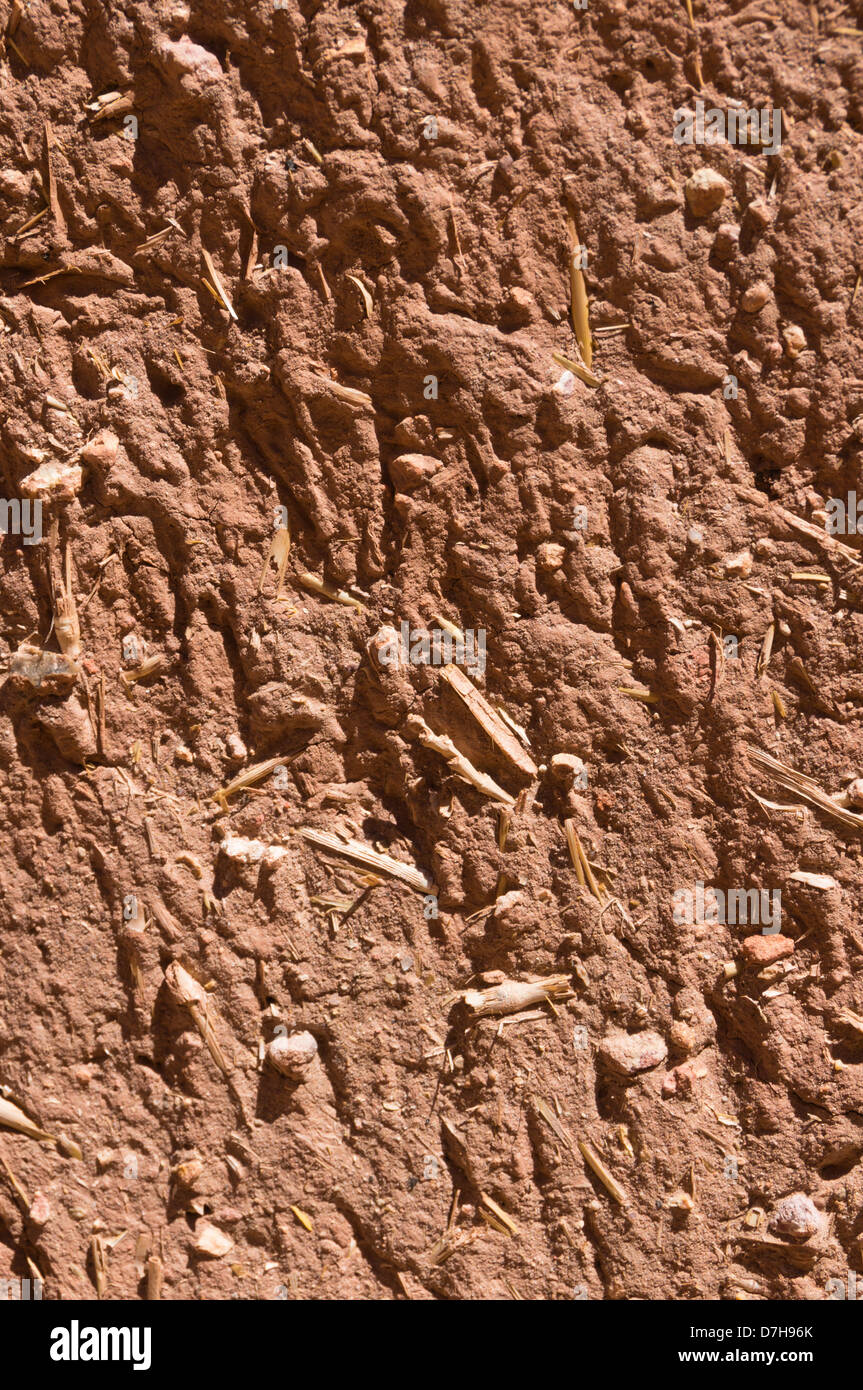 Atlas, Marokko - Schlamm-Stroh-Lehm basierte Hochbau. Nahaufnahme der Mauer. Stockfoto