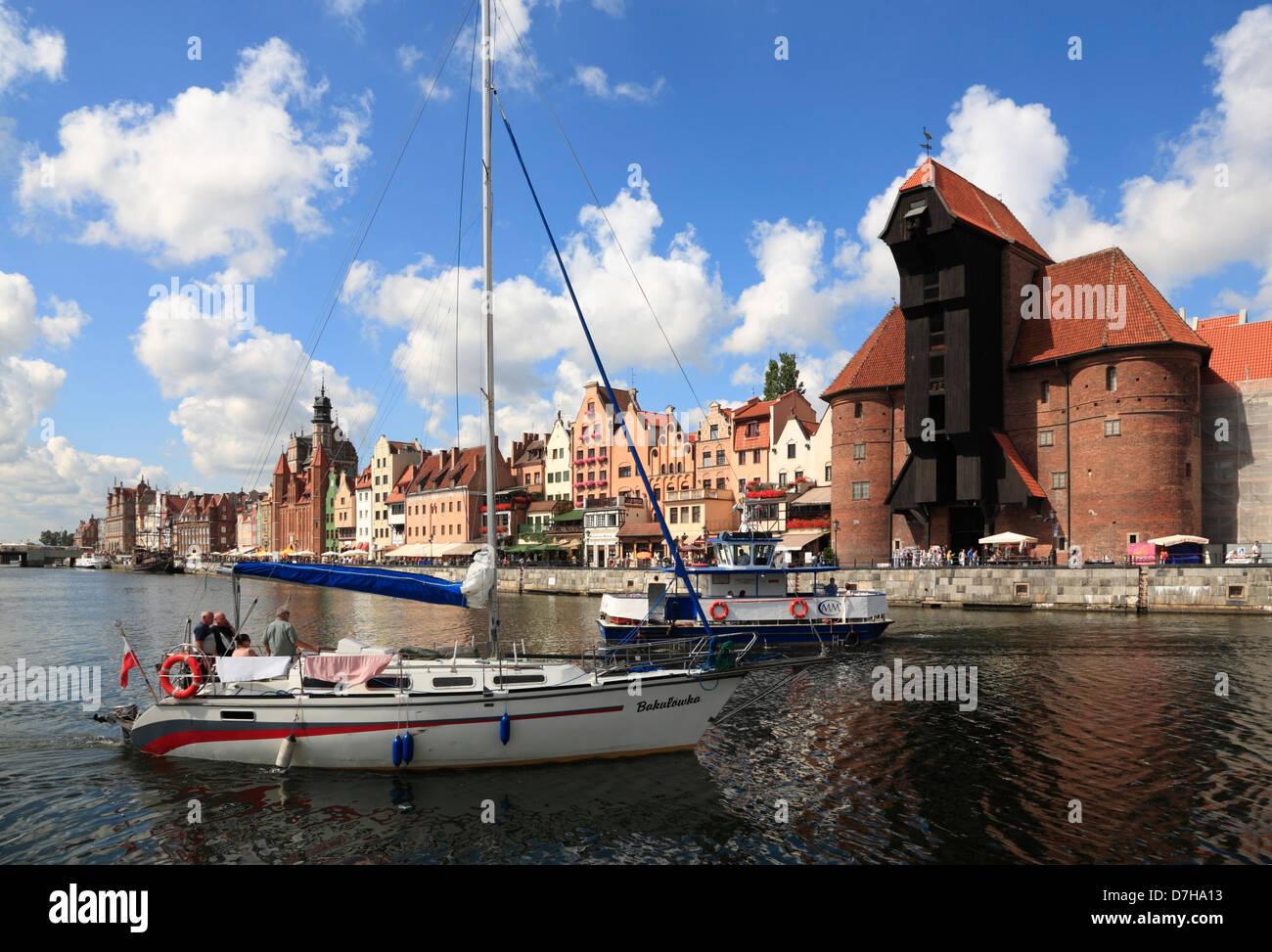 Danzig, Segelboot am Mottlau vor Kran Tor, Polen Stockfoto