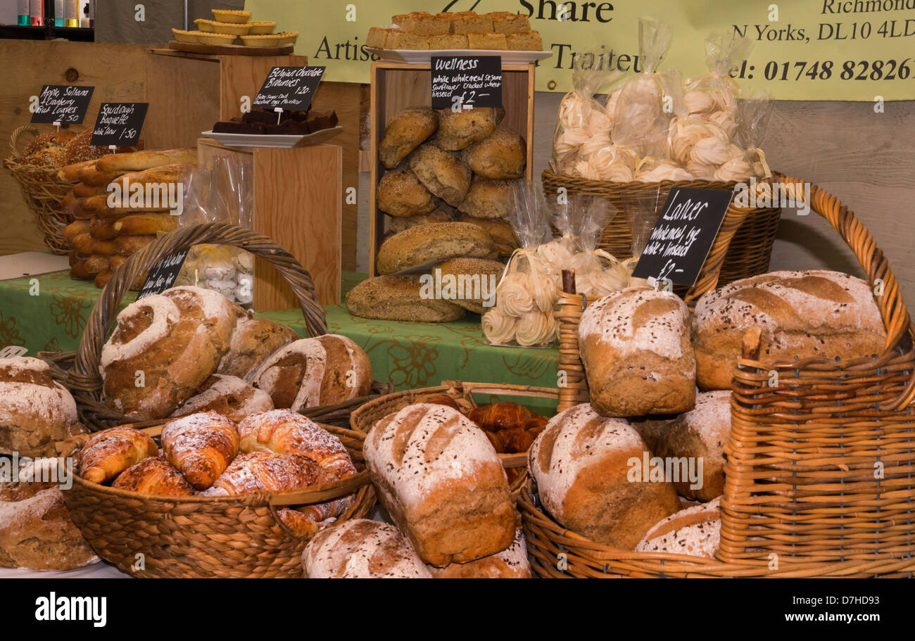 Brot-Stand auf dem Festival des Essens und Trinkens, Leyburn Stockfoto