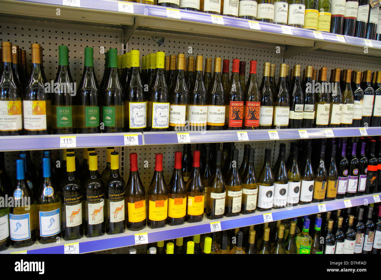 Miami Beach Florida Walgreens Liquor Store Regale Einzelhandel für
