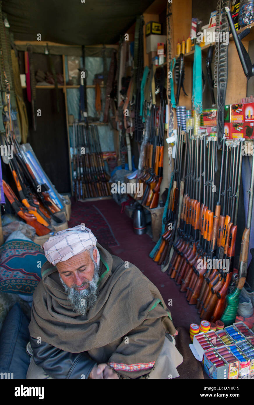 Gun-Shop in Kabul Stockfoto Gun-Shop in Kabul Stockfoto