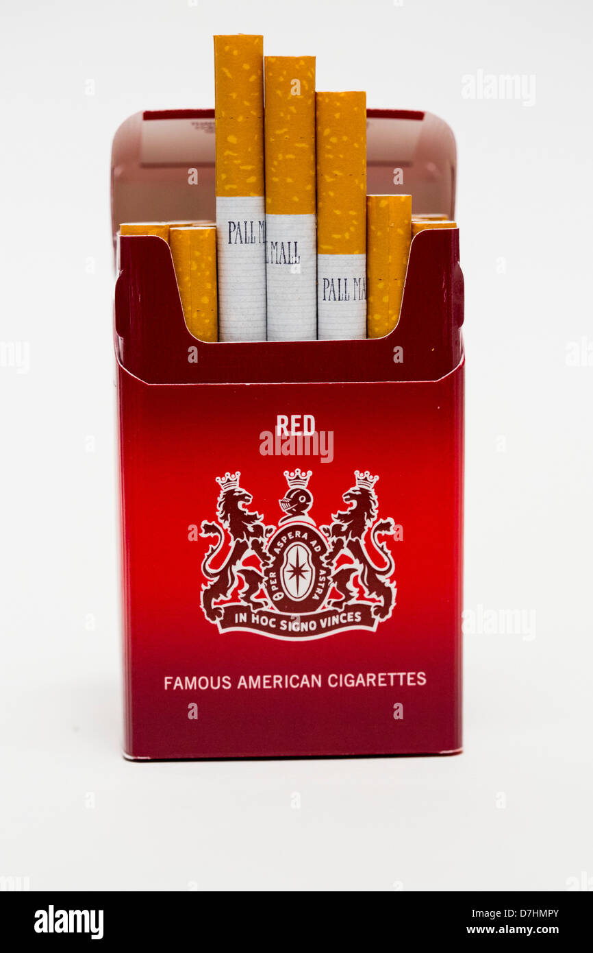 Eine Packung Zigaretten Pall Mall. Stockfoto