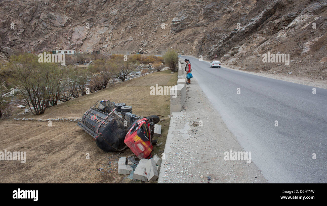 Autounfall zwischen Kundus und Kabul, Afghanistan Stockfoto