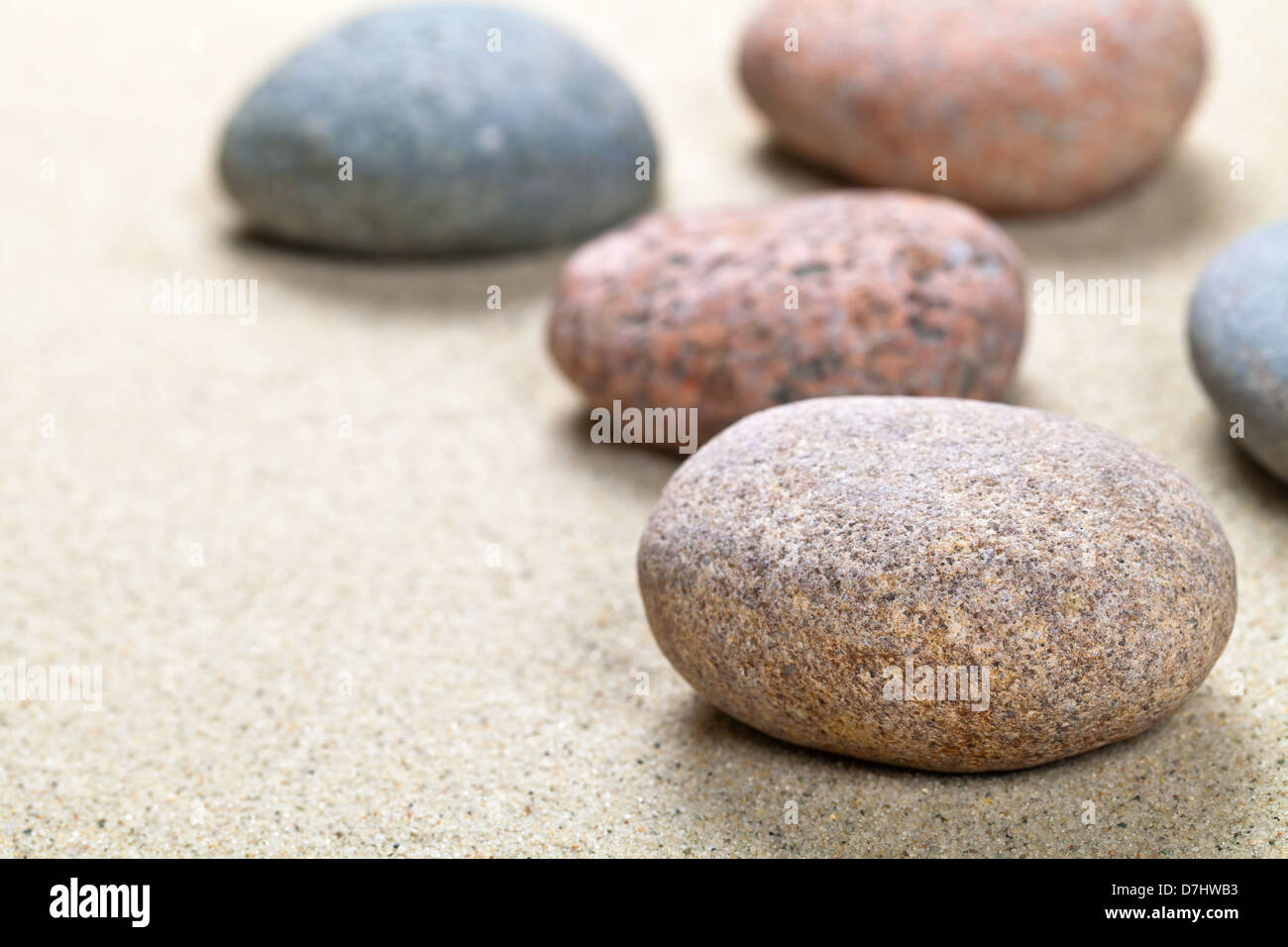 Kiesel Steinen mit textfreiraum Hintergrund. Strand Sand Textur. Makroaufnahme Stockfoto