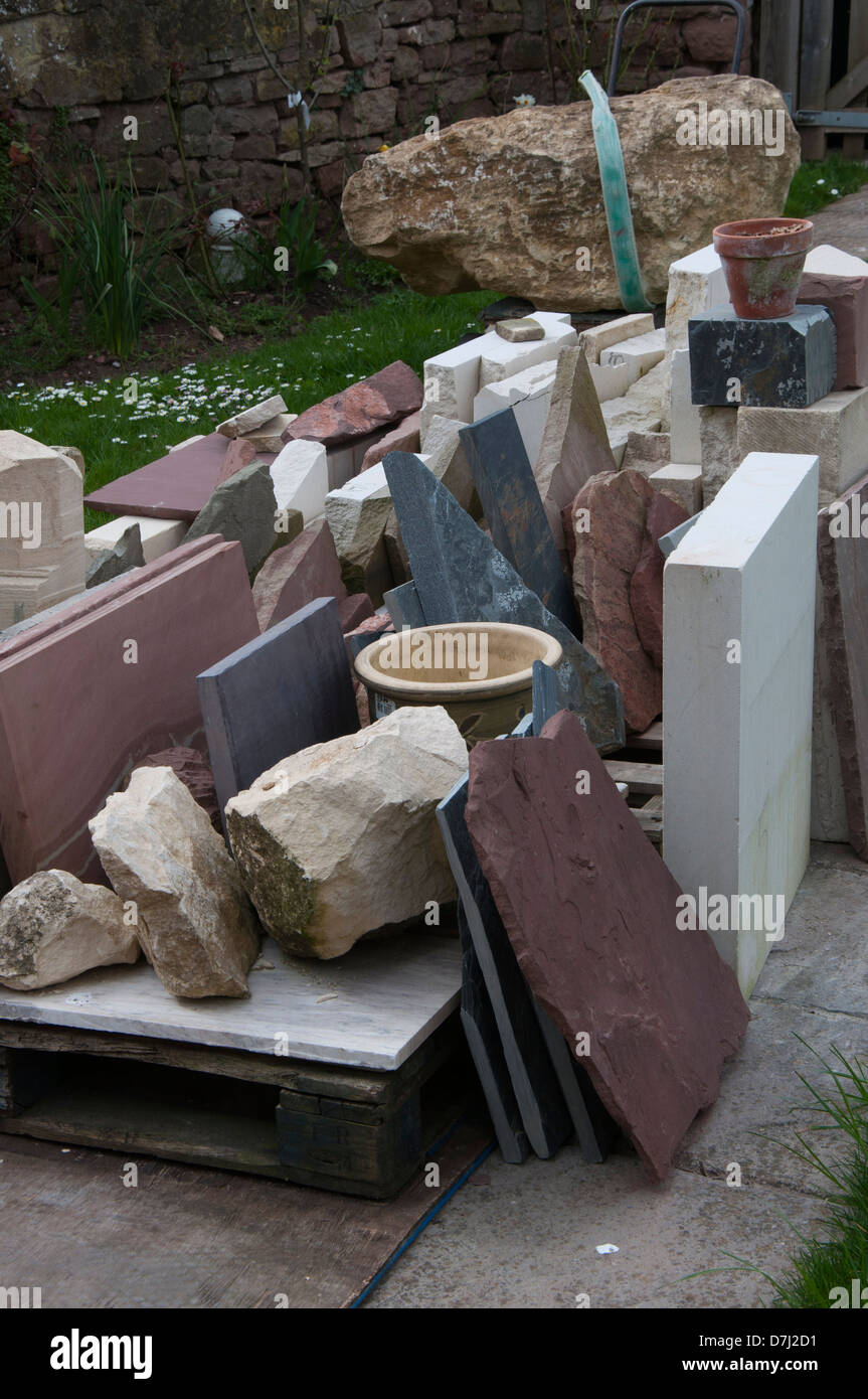 Stein Sortiment, gespeicherte gebrauchsfertig gemischt Stein, mittlere, kleine Stücke für das Schnitzen Stockfoto