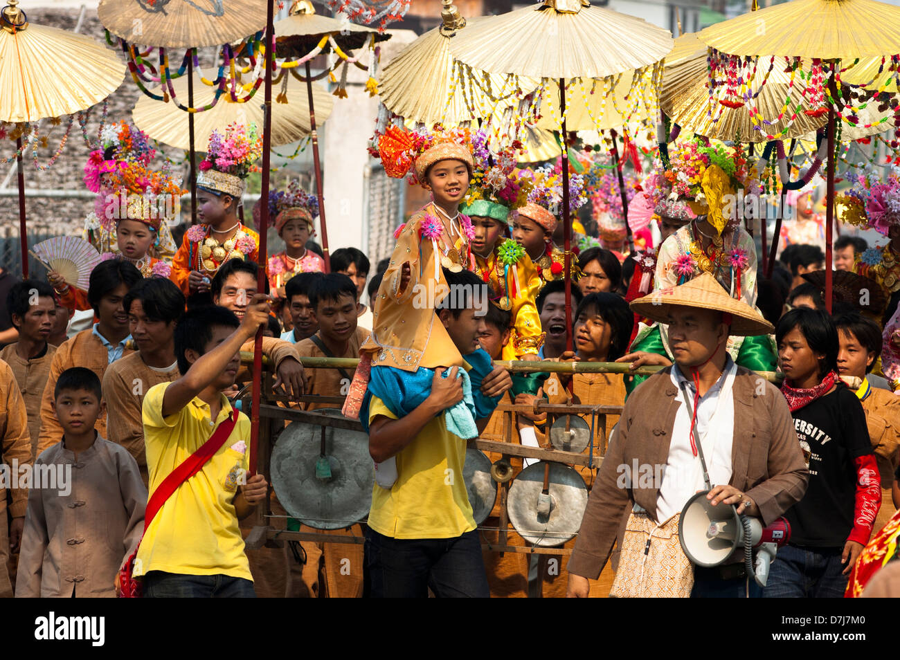 Buddhistische Anfänger Ordination Zeremonie in Mae Hong Son, Thailand Stockfoto