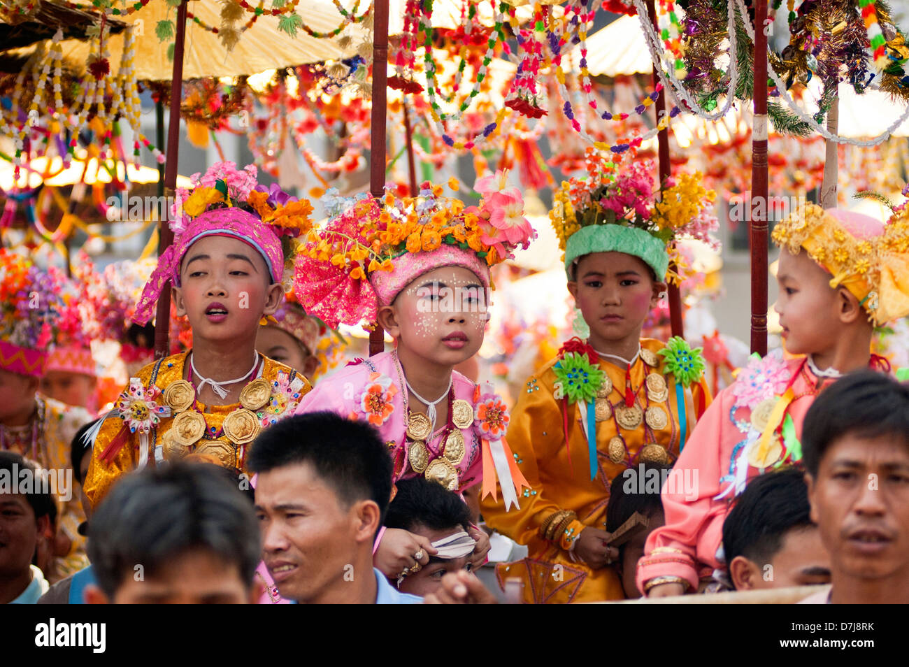 Buddhistische Anfänger Ordination Zeremonie in Mae Hong Son, Thailand Stockfoto