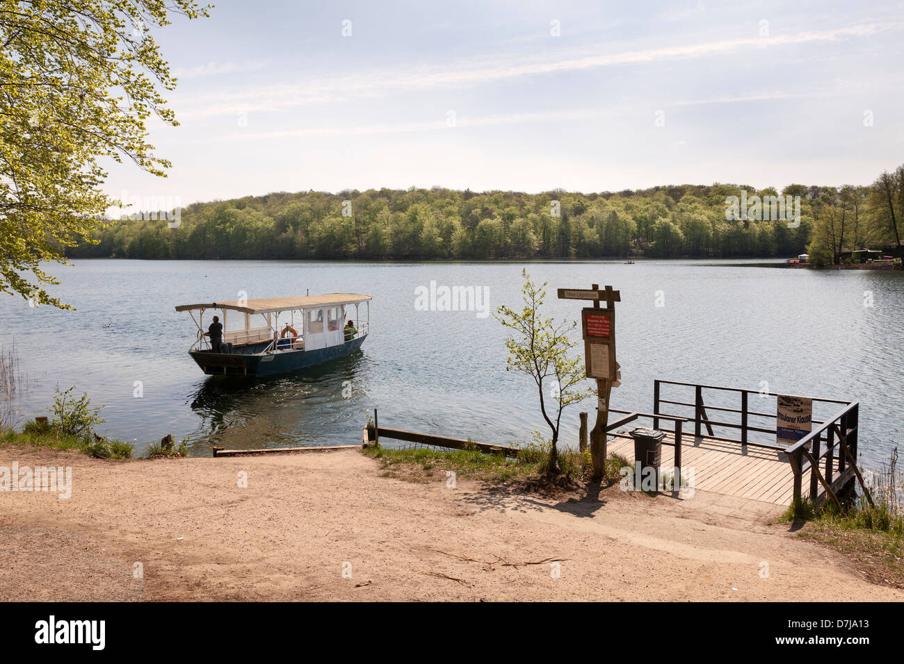 Liepnitzsee mit Fähre nach Insel, Wandlitz, Barnim, Brandenburg, Deutschland Stockfoto