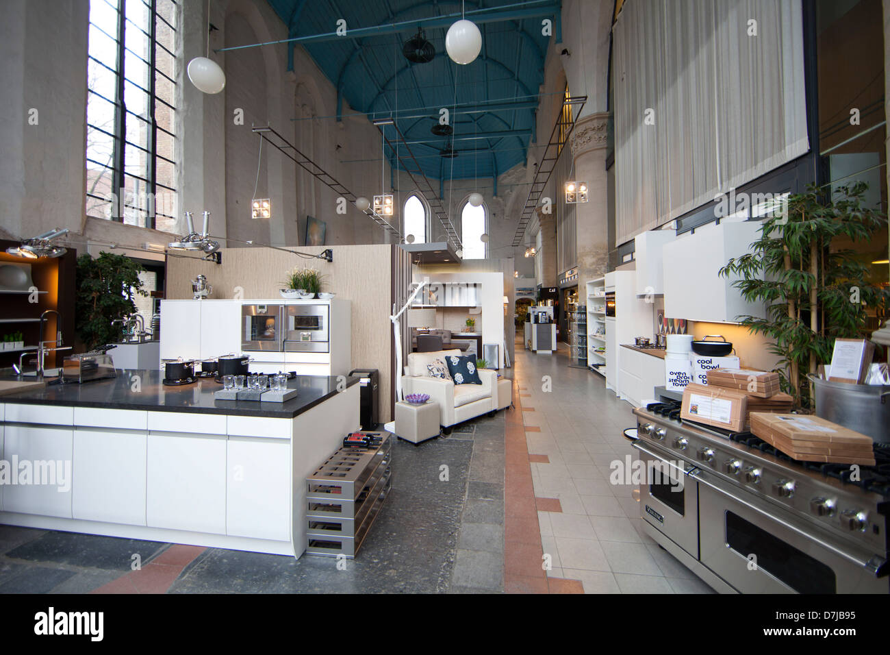Küche-Shop in einer alten Kirche, Niederlande Stockfoto