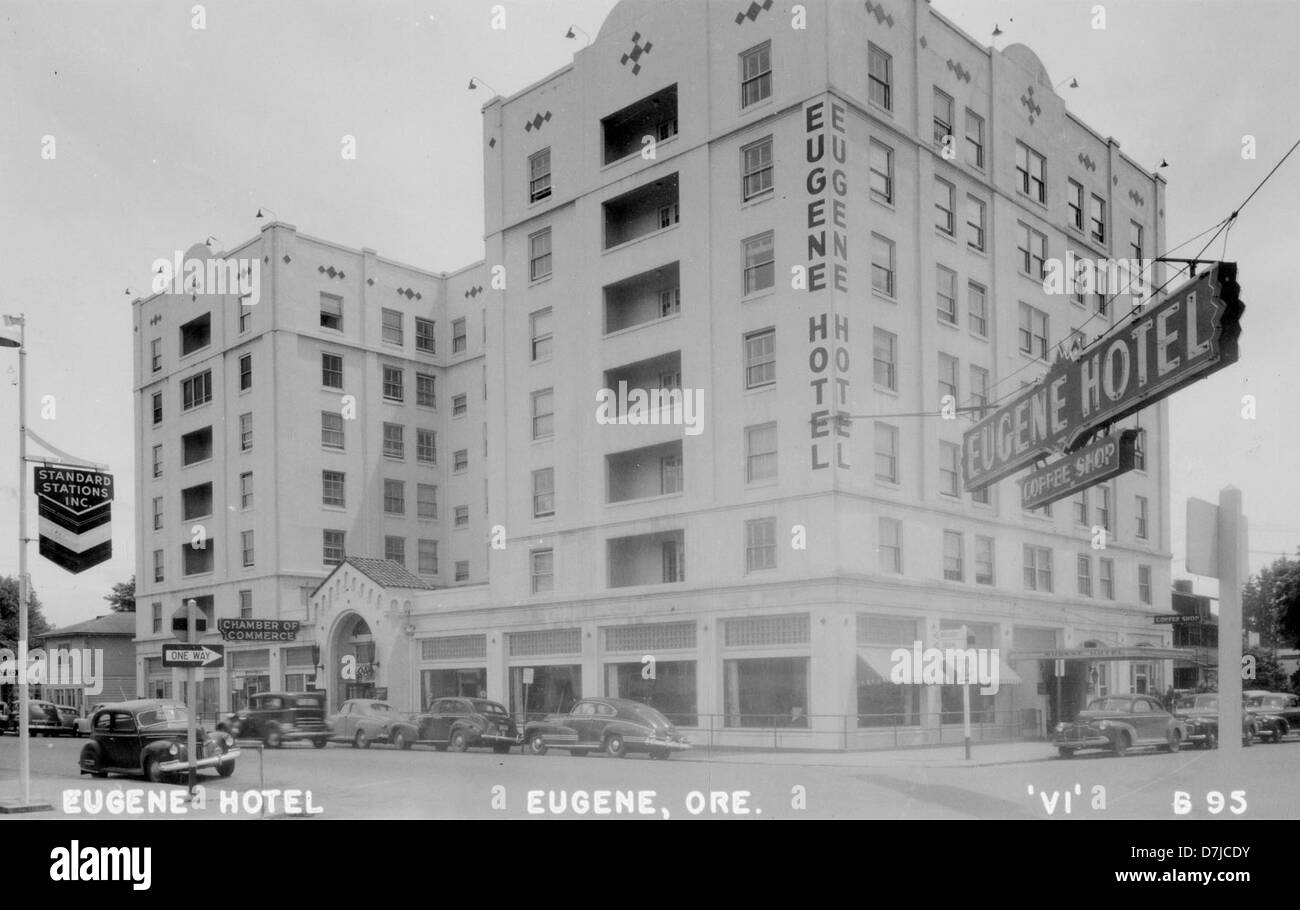 Ein Bild, das das es Eugene Hotel mit seiner Architektur und seinem Ambiente darstellt. Das Hotel ist bekannt für seine komfortablen Unterkünfte und seine historische Bedeutung in der Region. Stockfoto