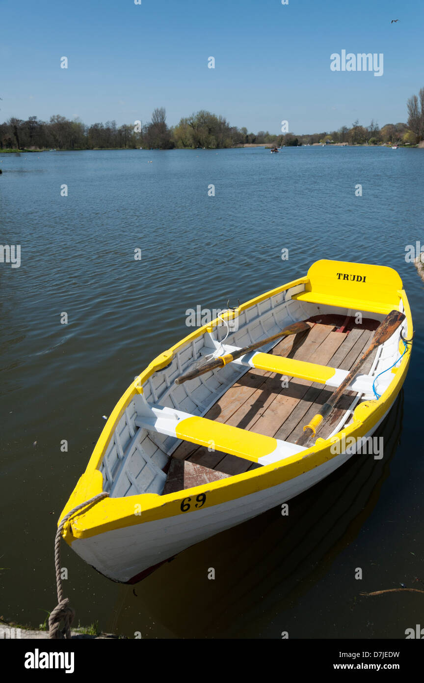 Boote auf dem Meare Thorpeness in der Nähe von Aldeburgh Suffolk UK Stockfoto