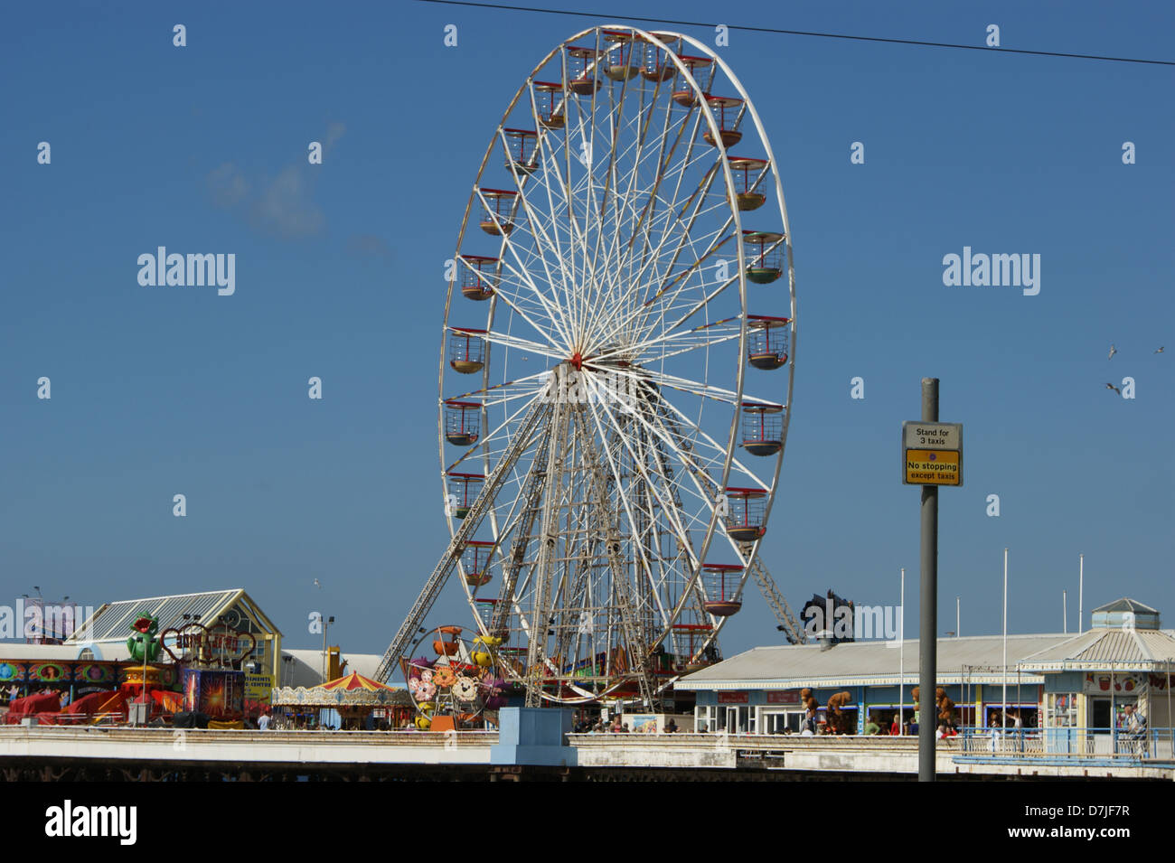 Riesenrad in Blackpool, Amusments, Arkaden, Freude Beachblue Himmel, Küste, Landschaft Stockfoto
