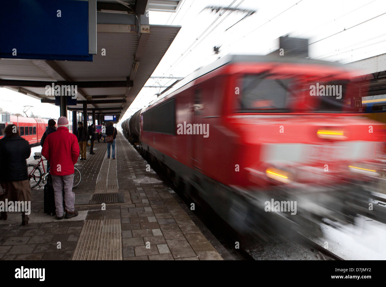 Bahnhof im Winter in den Niederlanden Stockfoto