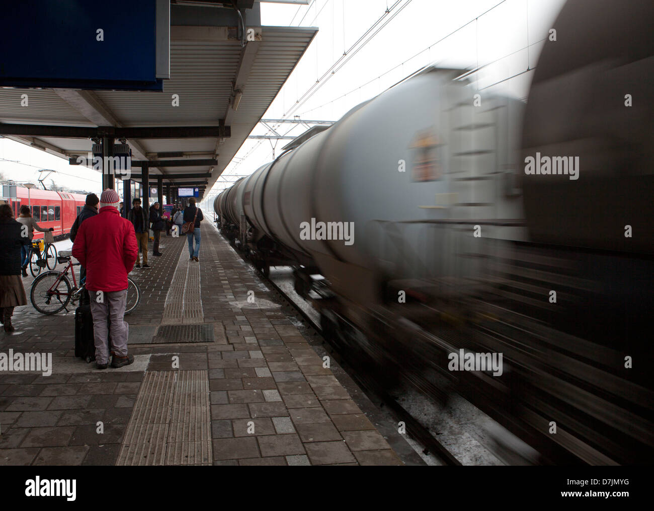 Bahnhof im Winter in den Niederlanden Stockfoto