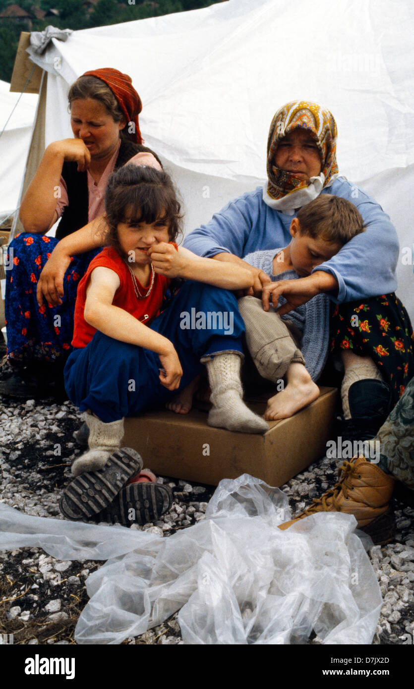 Zenica, Bosnien bosnischen Flüchtlingen Un Camp Frauen & Kinder Stockfoto