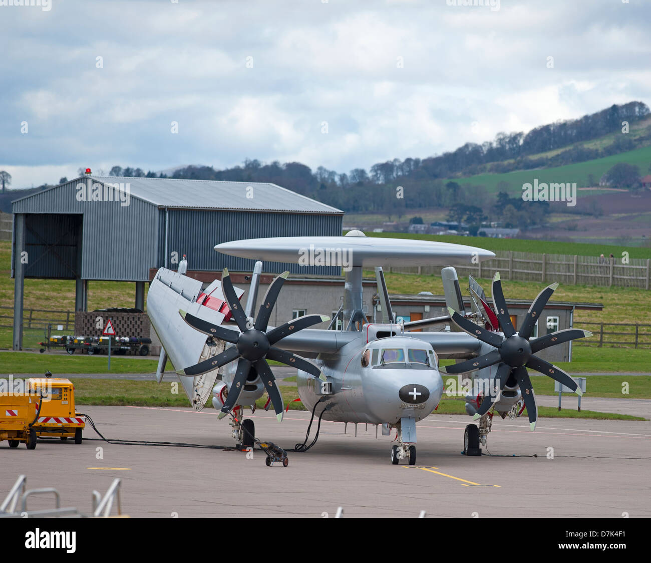 Französische Marine E - 2C Hawkeye engagiert im Vereinigten Königreich basierte Übung Joint Warrior April 2013.  SCO 9049 Stockfoto