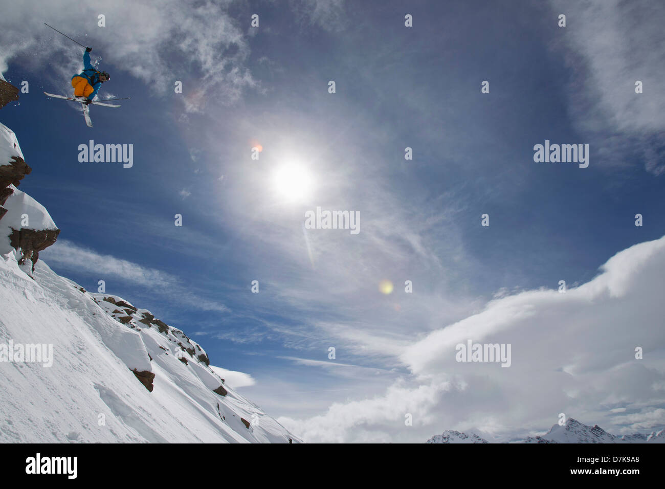 Österreich, Tirol, junger Mann tun Freeride Ski Stockfoto