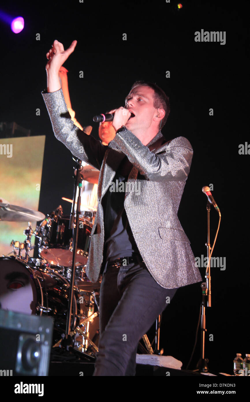 New York, USA. 8. Mai 2013. Die Presets führen in Terminal 5 am 8. Mai 2013... Julian Hamilton auf Gesang und Keyboards und Kim Moyes am Schlagzeug (Credit Bild: Credit: Rahav Segev/ZUMAPRESS.com/Alamy Live News) Stockfoto