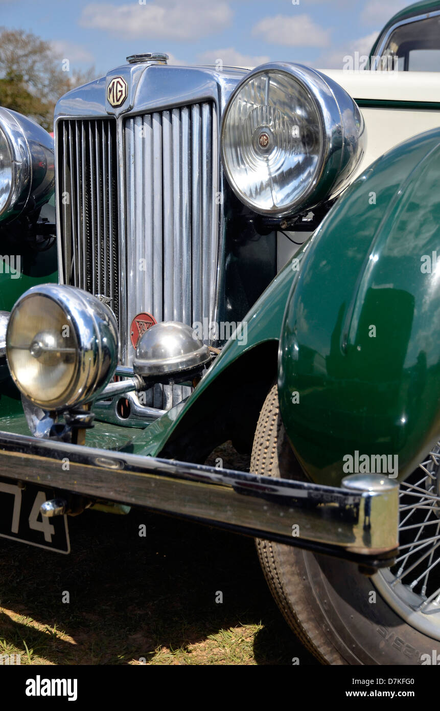 Front-End-Detail eines Anfang der 50er Jahre MG Y-Type-Limousine. Stockfoto