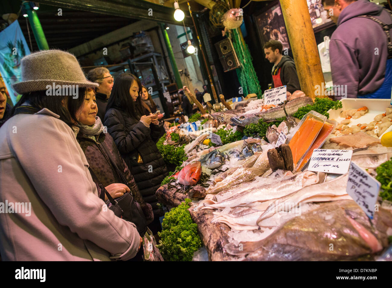 Borough Market am Samstag, London, Vereinigtes Königreich Stockfoto