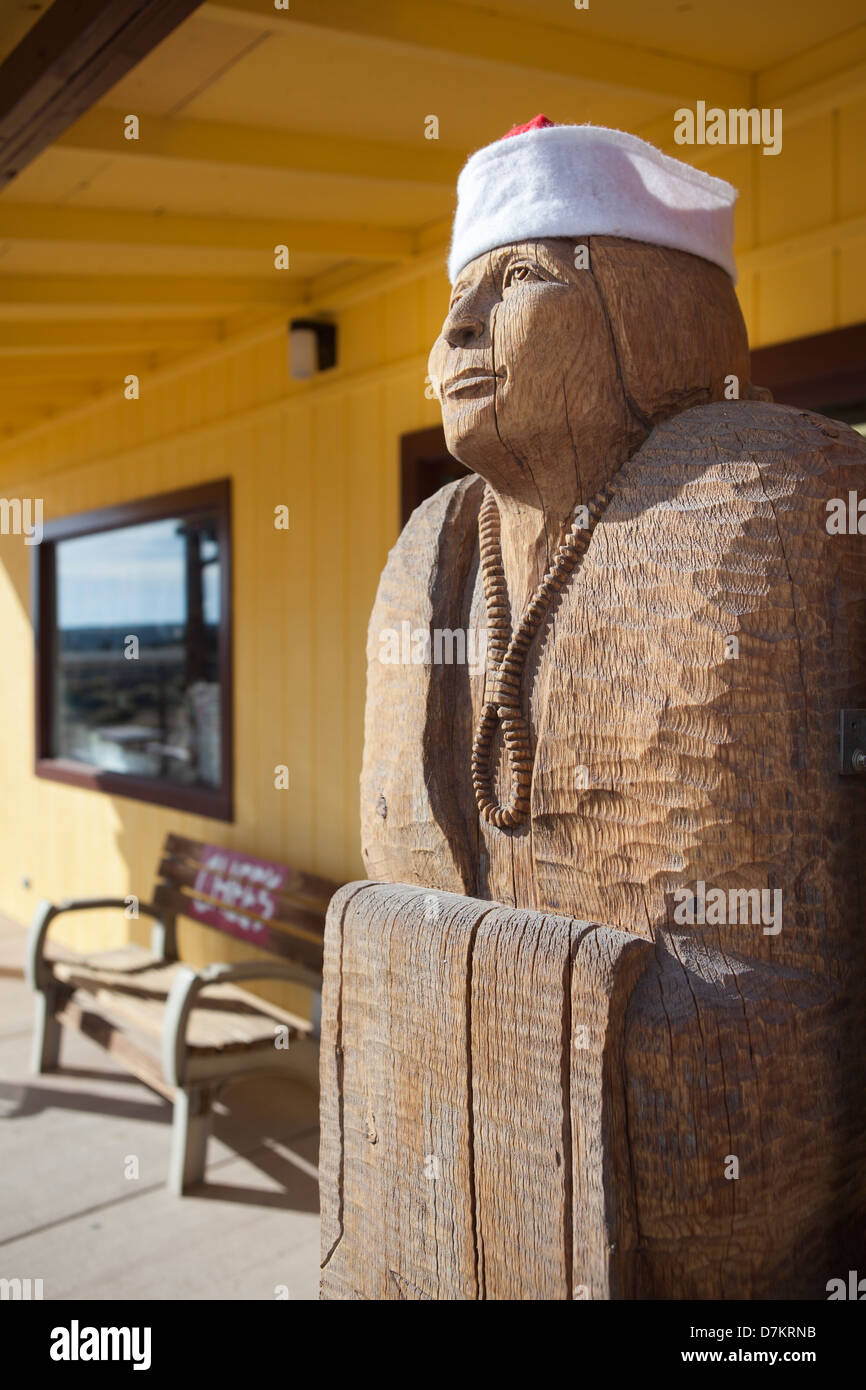 Eine hölzerne Skulptur an der indischen Stadt, USA Stockfoto