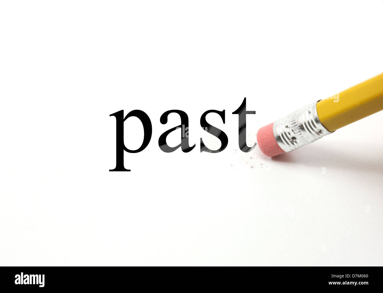 Das Wort Vergangenheit auf weiß geschrieben, mit dem Ende eines Bleistifts, löschen die schwarzen Buchstaben zeigen Radiergummi Marken machen ein tolles Konzept. Stockfoto