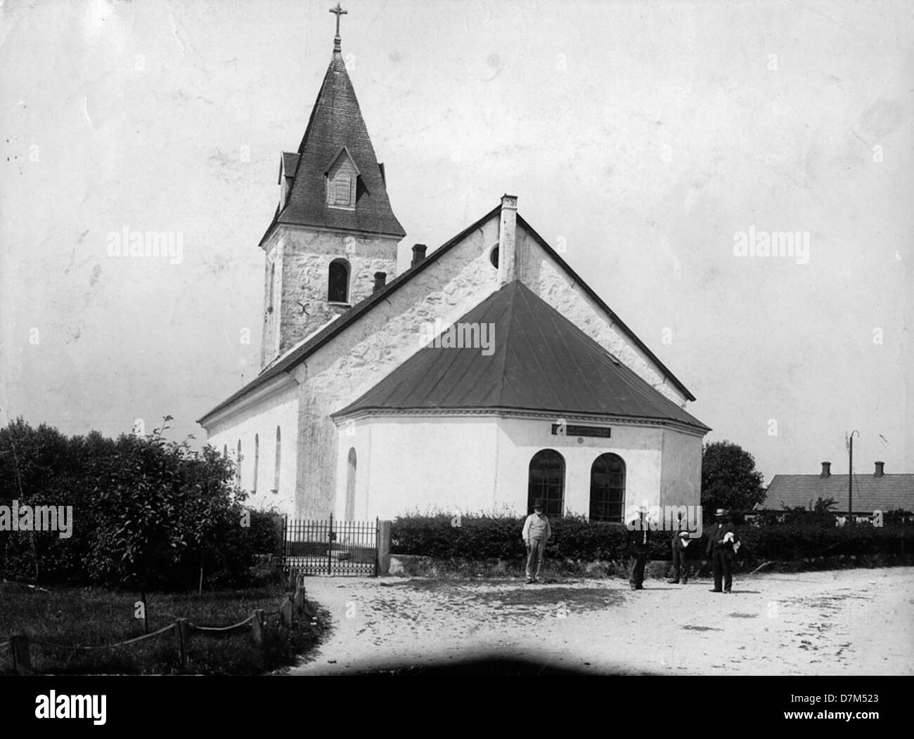 Die Kirche Viken in Skåne, Schweden, ist ein Paradebeispiel schwedischer Kirchenarchitektur. Sie ist vom schwedischen Nationaldenkmalamt erhalten und spiegelt die historische und architektonische Bedeutung der Region wider. Stockfoto