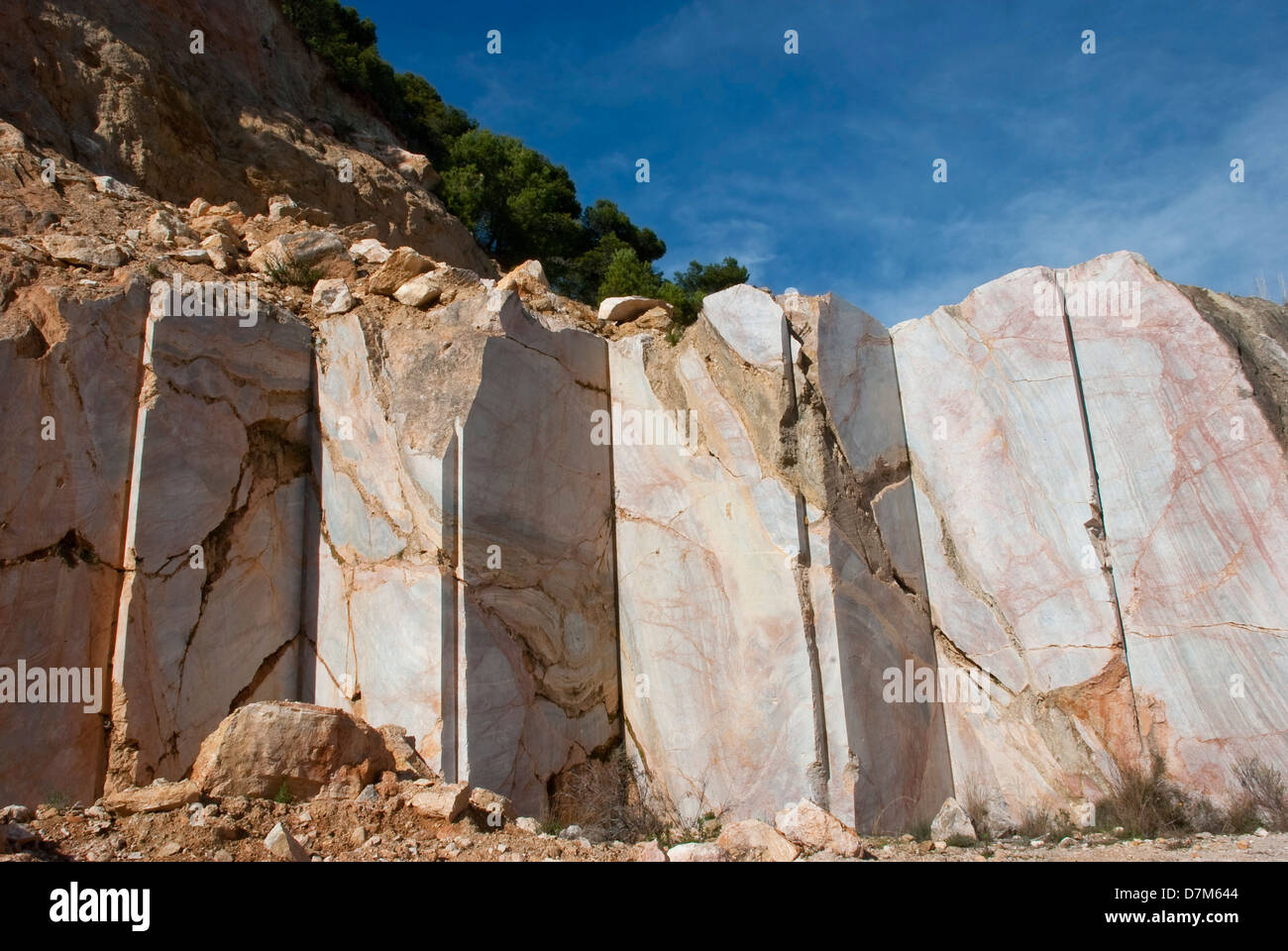 Marmor-Steinbruch in der Sierra De La Nieves, Yunquera, Andalusien, Spanien. Stockfoto