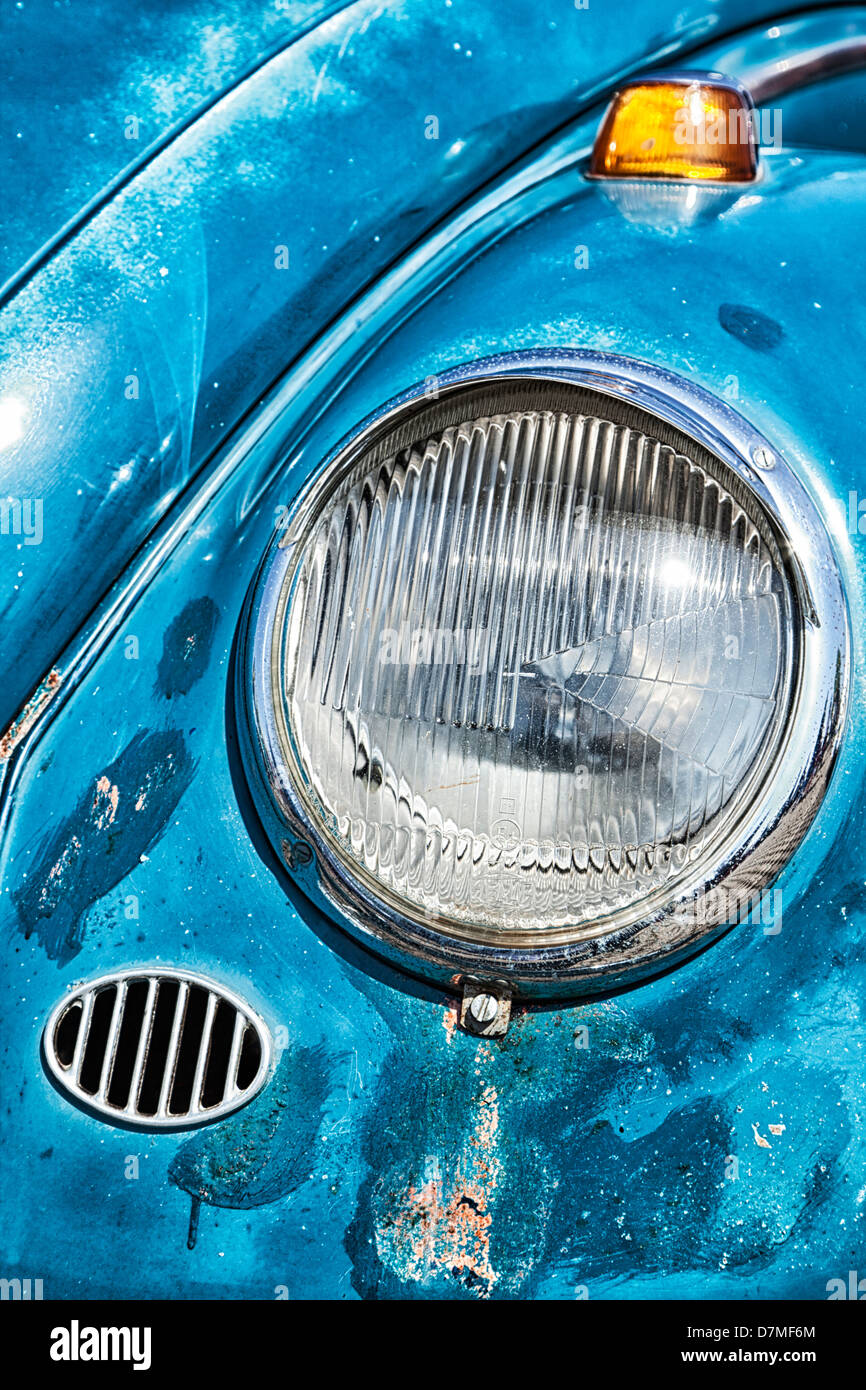 Scheinwerfer-Detail von rostigen Vintage VW Käfer Stockfoto