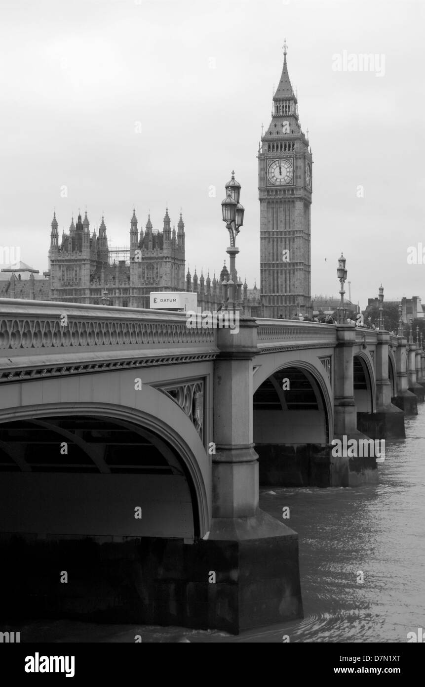 Westminster Bridge und Big Ben in London, England Stockfoto