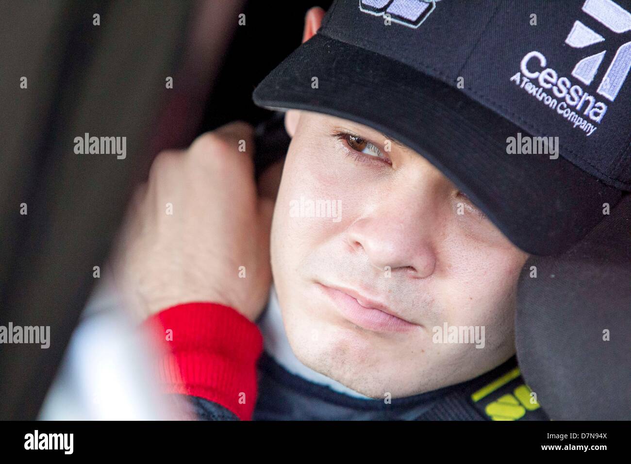 Darlington, South Carolina, USA. 10. Mai 2013. Kyle Larson (32) bereitet sich auf die Spur der VFW SPORT CLIPS helfen A HERO 200-Training auf dem Darlington Raceway in Darlington, SC. Credit nehmen: Cal Sport Media / Alamy Live News Stockfoto